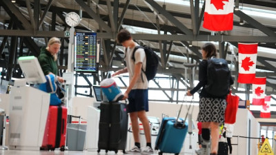 2025년 오타와 공항 이용객 증가, 미국행은 감소