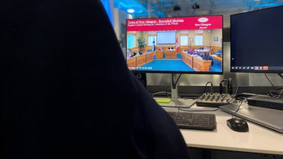 노바스코샤 시의회 회의 영상 공개, 찬반 논란