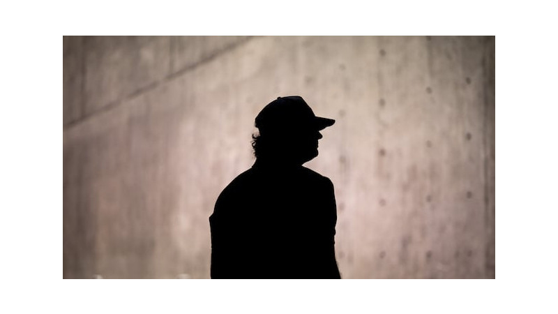 생존을 위한 익명 네트워크, '히트 닥터'를 만나다