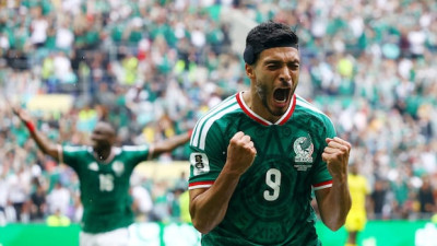 FIFA 월드컵 개막전, 멕시코, 남아공 꺾고 첫 승