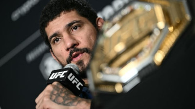 트럼프 백악관 출신 UFC 헤드라이너, 폭행 및 스토킹 혐의로 기소