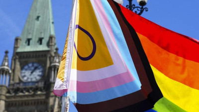 캐나다 새 국경법, LGBTQ+ 망명 신청자 위험에 빠뜨릴 수 있다는 비판