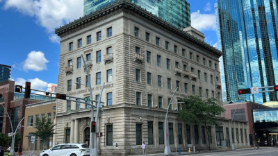 에드먼턴 재스퍼 애비뉴의 100년 가까이 된 CIBC 유서 깊은 건물 매물로 나와