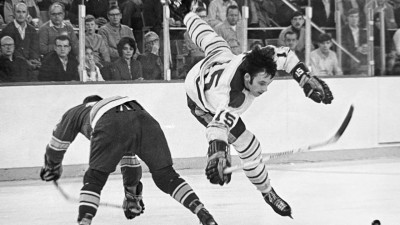 NHL 임원 게리 미한, 소련 선수 첫 망명 성사에 기여