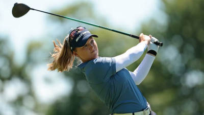 브룩 헨더슨, LPGA 챔피언십 최종 라운드 선두 1타 차 추격