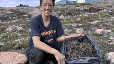 캐나다 북부, 혹독한 환경 속 바비큐 시즌의 필수 연료 공급 현황