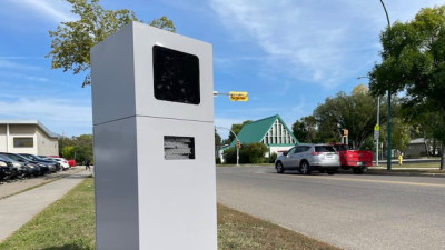 속도 감시 카메라 일시 중단, 캐나다 도로 안전에 대한 우려 제기