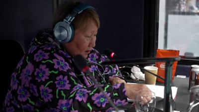 이누이트 북극위원회 총회 통역사들, 40년 만에 첫 대면 총회에서 다양한 언어와 문화 교류