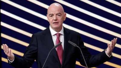 FIFA, 월드컵 기념품 판매 계획 철회 결정… 팬들의 거센 반발에 직면
