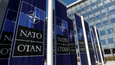 NATO 인턴, 캐나다 정부 일자리 여러 곳 거친 의혹