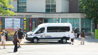 다운타운 나나이모, 경찰 단속에도 불구하고 계속되는 기물 파손에 상인들 고심