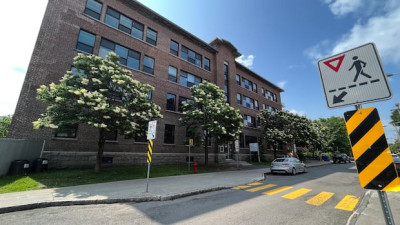 퀘벡시티 초등학교 건물 균열 발견으로 학기 시작 전 다른 학교로 이전