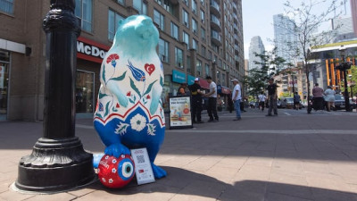 FIFA 월드컵 토론토 길거리 장식했던 비버 조각상, 경매에 나온다