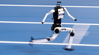 휴머노이드 로봇, 우사인 볼트 100m 기록 경신