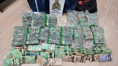 매니토바에서 약 100만 달러 현금 압수, 차량 탑승자 2명 체포