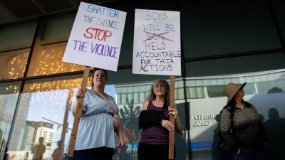 에드먼턴 오일러스 경기 앞두고 성폭력 반대 시위 발생