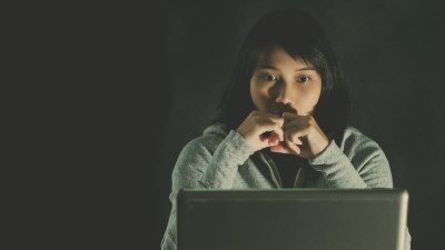 10대 청소년, AI에 정서적 지지 의존… 전문가들 “인간 관계 대체 불가” 경고
