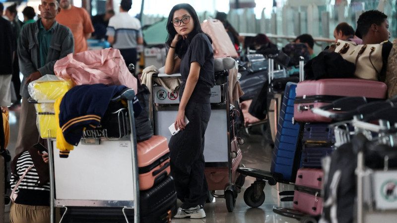 인도네시아 화산재로 인한 공항 폐쇄, 자카르타행 항공편 재개