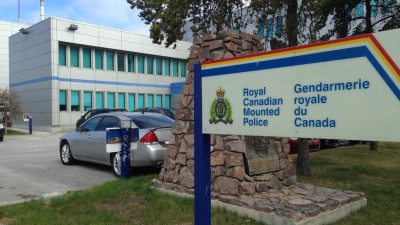 옐로나이프 RCMP, 마약 밀매 혐의로 3명 기소