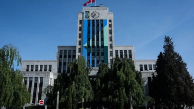 밴쿠버 시장 선거, 아자로프 사퇴... 진보 후보 피트 프라이만 남아