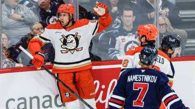 신인 카울필드, 위니펙 제츠 상대로 NHL 데뷔골 신고