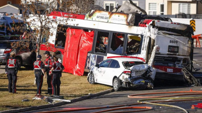 캘거리 버스 충돌 사고, 3명 사망·16명 부상…원인 조사 중