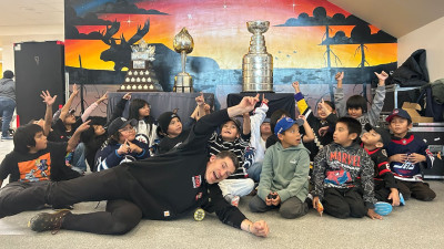 NHL, 스탠리컵 선더베이 지역 피캉기컴 퍼스트 네이션 방문