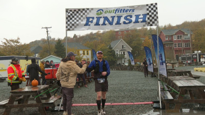 악천후 속에서도 200여 명, 이스트 코스트 트레일 50km 마라톤 참가