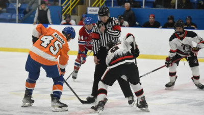 NHL 동문팀, 유콘 U18 머스탱스와 친선 경기 펼쳐