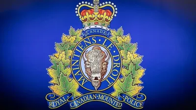 앨버타 북부서 전세 버스 전복 사고… 1명 사망·20여 명 부상