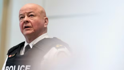 토론토 경찰관들, 조직범죄 수괴에 수사 정보 유출 혐의로 기소… 부패 수사 파장