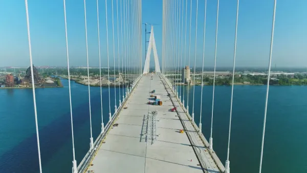 트럼프 &#034;고르디 하우 다리 개통 막겠다&#034; 으름장… 윈저 시장 &#034;터무니없다…