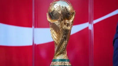 황금빛 꿈이 찾아왔다… 2026 월드컵 트로피 캐나다 전국 투어 시작… 밴쿠버서 화려한 공개