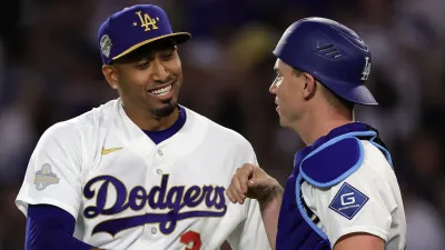 작년의 눈물을 설욕할 기회… LA 다저스-토론토 블루제이스, 로저스 센터서 월드시리즈 리매치