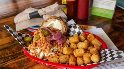 밴쿠버 바비큐 식당의 파격 제안… 비건 메뉴 주문하면 돈 벌어간다