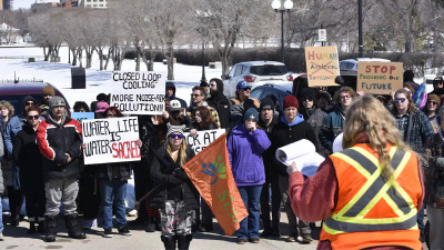 리자이나 주민들, 캐나다 최대 규모 AI 데이터 센터 건립 반대 시위… 소통 부재 성토