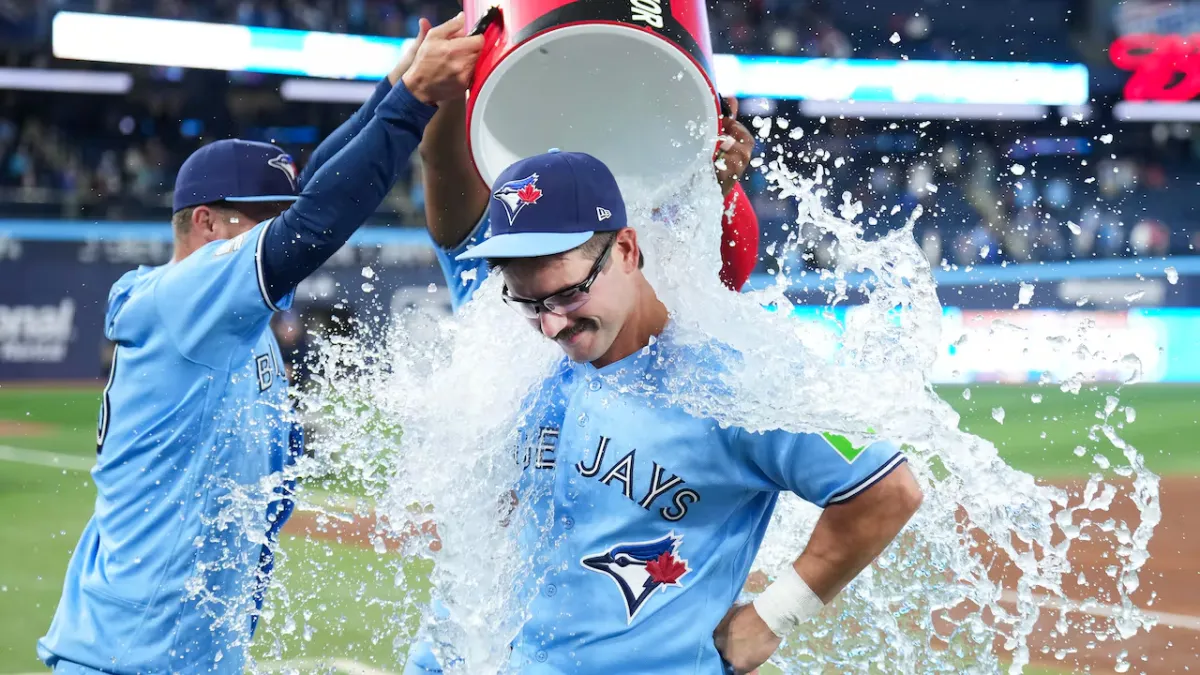 "지옥의 연패 탈출" 토론토 블루제이스, 다저스에 4-3 역전승… 데이비스 슈나이더의 기막힌 홈 쇄도