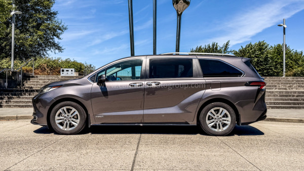 2021 Toyota Sienna Limited AWD Hybrid