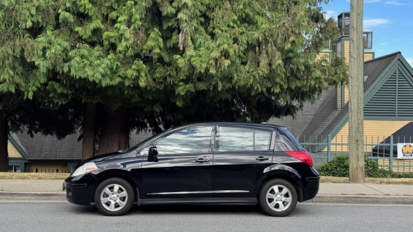 2012 Nissan Versa SL