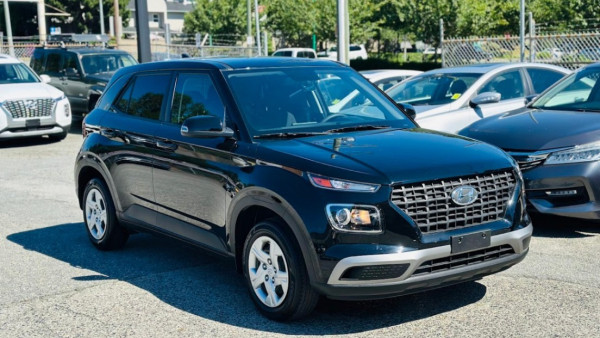2022 Hyundai Venue Essential