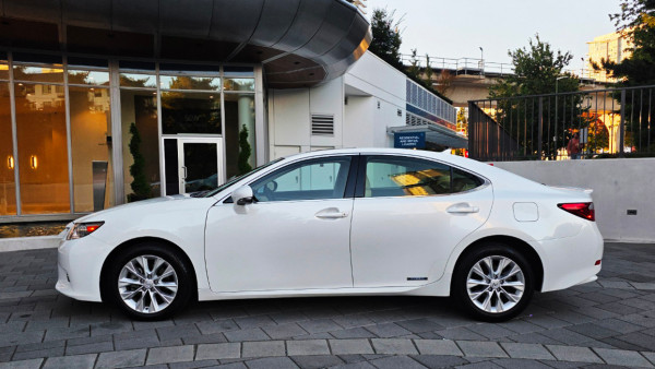 2014 Lexus ES350h