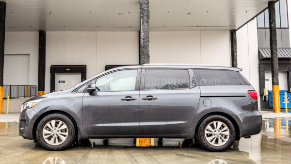 2017 Kia Sedona LX