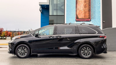 2025 Toyota Sienna LE AWD Hybrid