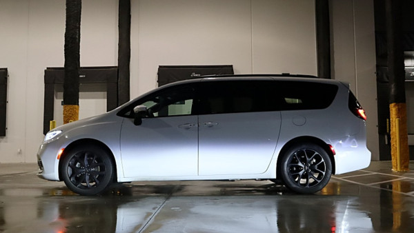 2023 Chrysler Pacifica Touring-L S