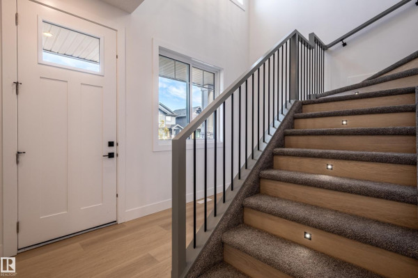 단독주택 6229 Hampton Gray AV NW CAD9,000