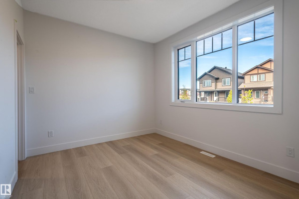 단독주택 6229 Hampton Gray AV NW CAD9,000