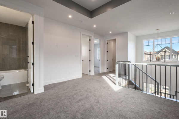 단독주택 6229 Hampton Gray AV NW CAD9,000
