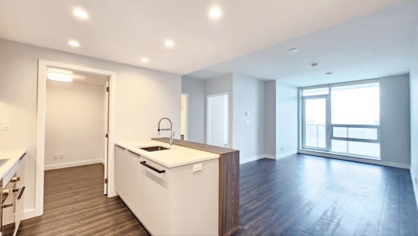[렌트] 신축 1베드+1덴 버퀴틀람 미리아드 43층 644 sqft