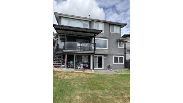 [렌트] 코퀴트람 웨스트우드 하우스 워크 아웃 지하 2 bed +1 bath (1200sf)