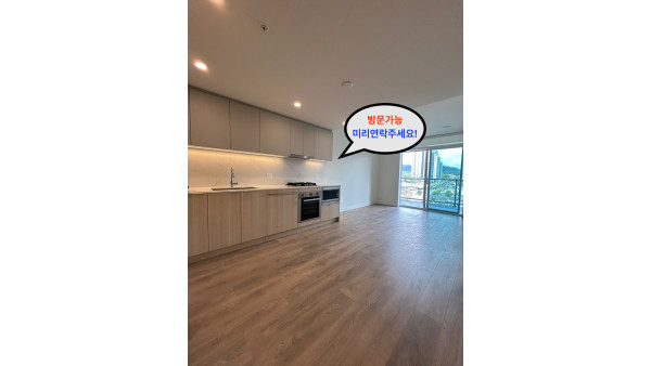 [렌트] 한인상권과 편리함을 동시에 충족시킬만한 깨끗한 1 Bed + Den SOCO 콘도